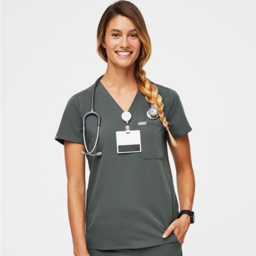 Catarina Bonsai scrub top